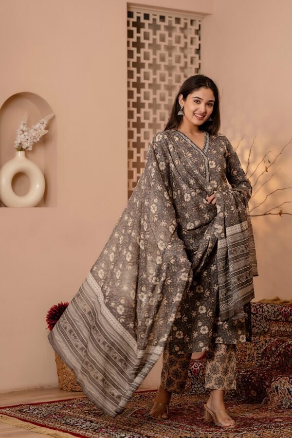 Cotton Salwar Suit with Floral Print in Gray  