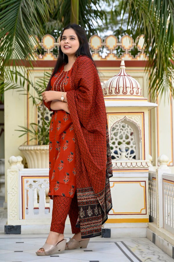 Cotton Butti Suit Set in Dark Pastel Red  