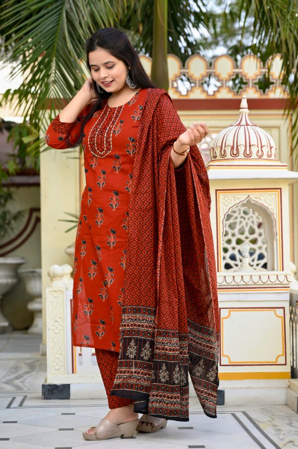 Cotton Butti Suit Set in Dark Pastel Red  