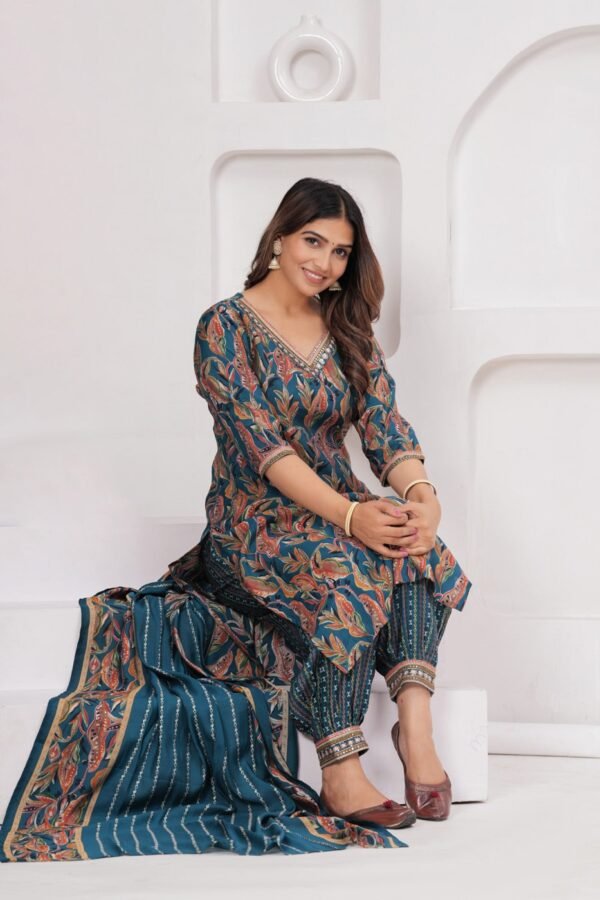 Muslin Jazzy Blue 3 Piece Suit Set in Leaf And Zigzag Print  