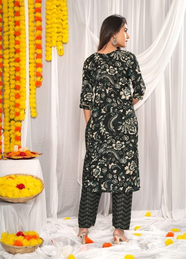 Dark Jungle Greem Kalamkari Printed Suit Set  