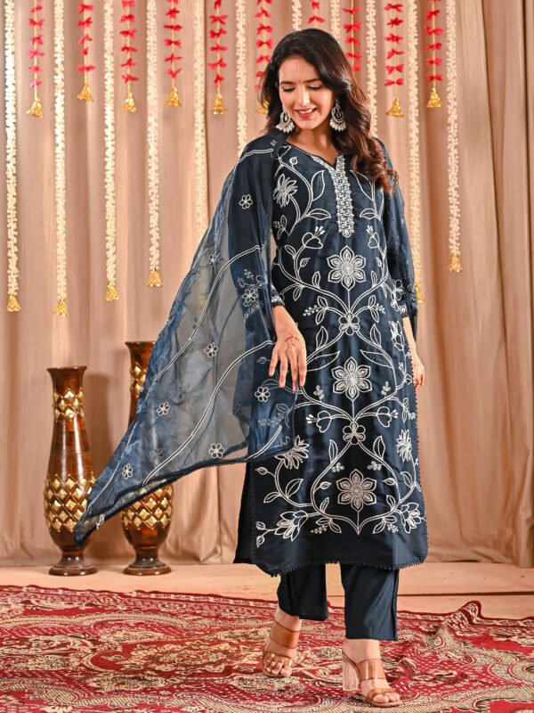 Silk Blend Suit Set for Women ethnic wear for women, festive ethnic wear, festive suit set, lightweight silk blend suit, silk blend suit set, silk kurta set, women’s silk suit 