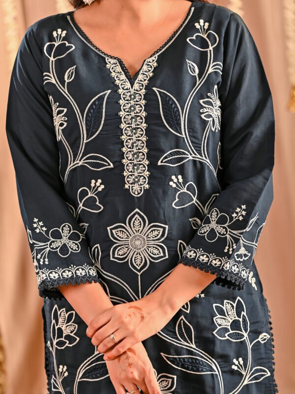 Silk Blend Suit Set for Women ethnic wear for women, festive ethnic wear, festive suit set, lightweight silk blend suit, silk blend suit set, silk kurta set, women’s silk suit 